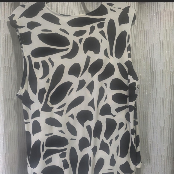 Kasper Women's Abstract Black and White Blouse - Picture 2 of 6